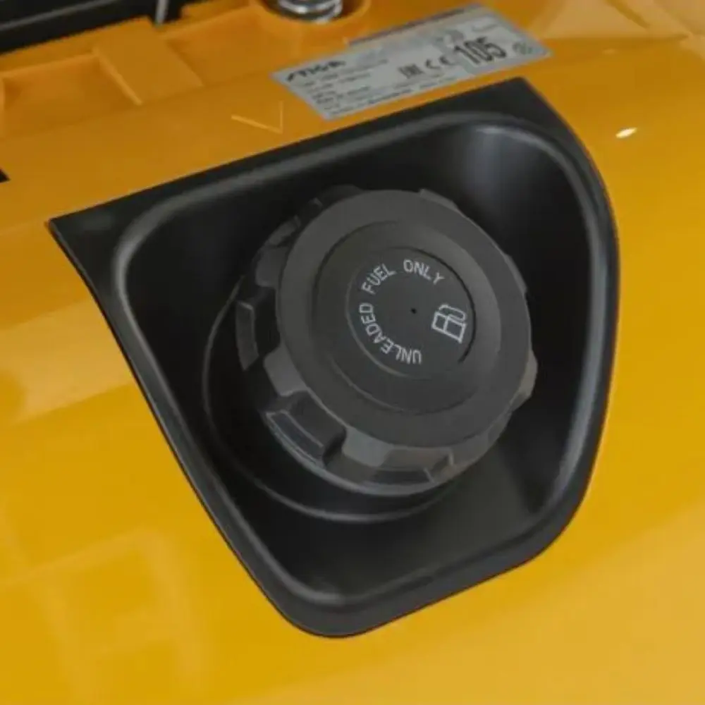 STIGA TORNADO 9121 W Petrol Garden Tractor - Image 7