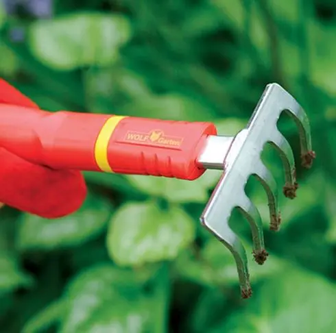 WOLF-GARTEN Multi-Change Small Rake - Image 2