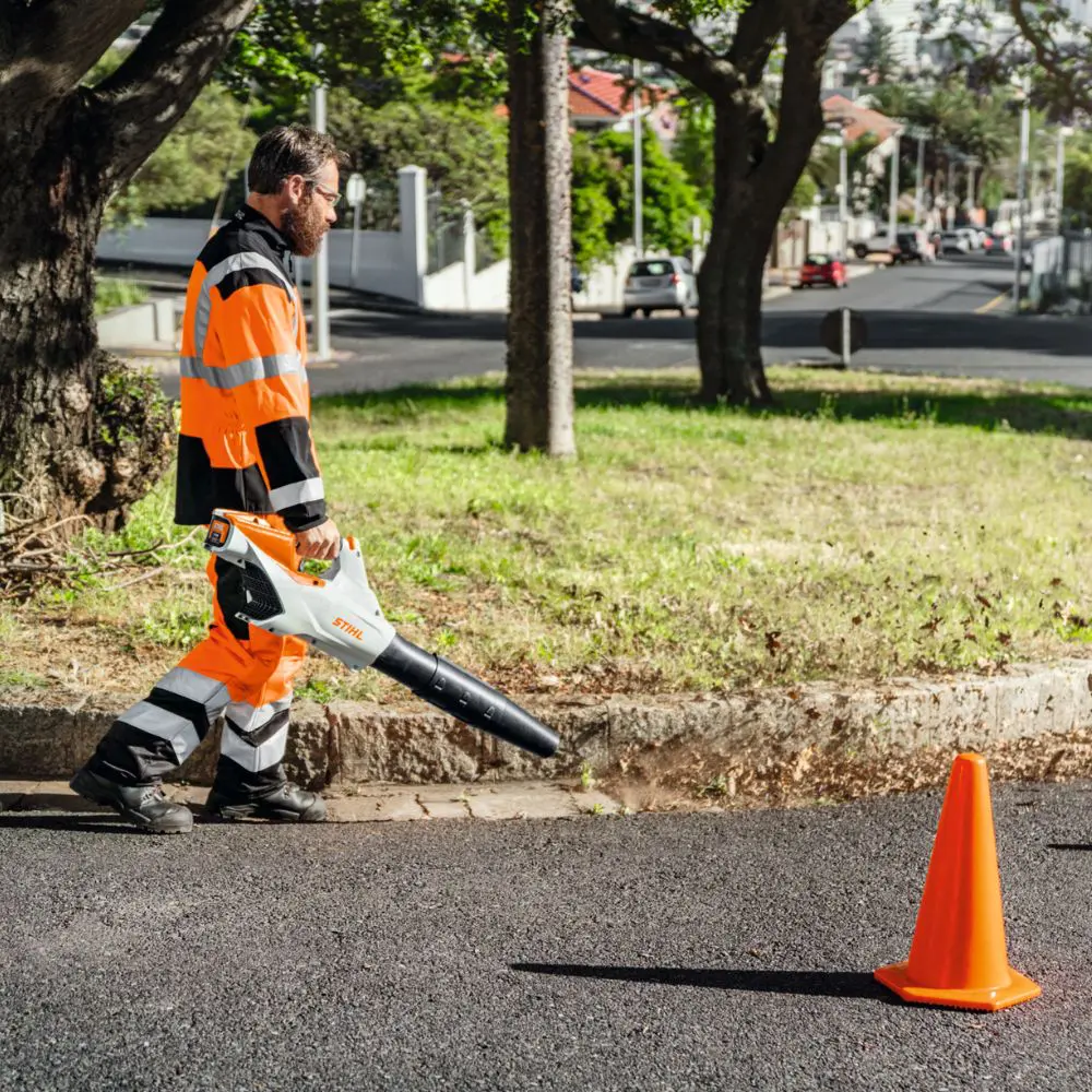 STIHL BGA 86 Cordless Handheld Leaf Blower (Shell Only) - Image 4