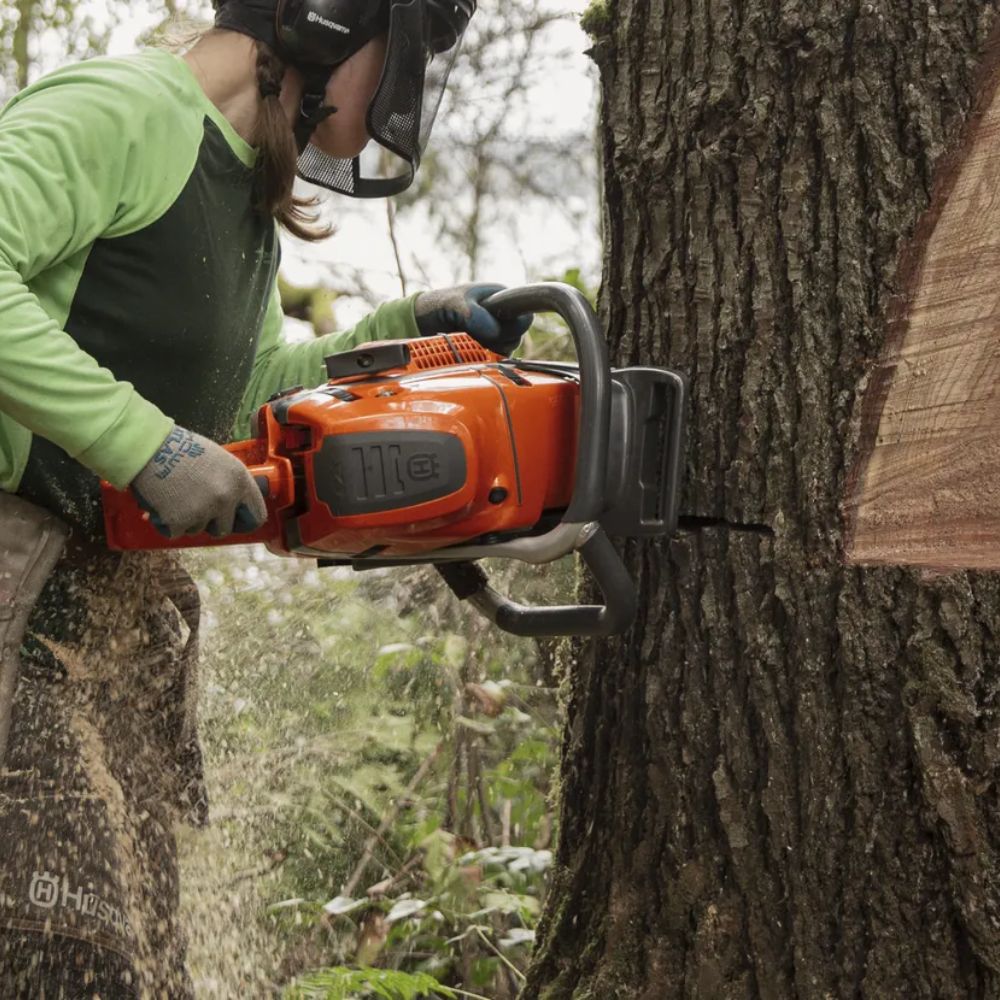 HUSQVARNA 592 XP Petrol Chainsaw - Image 2