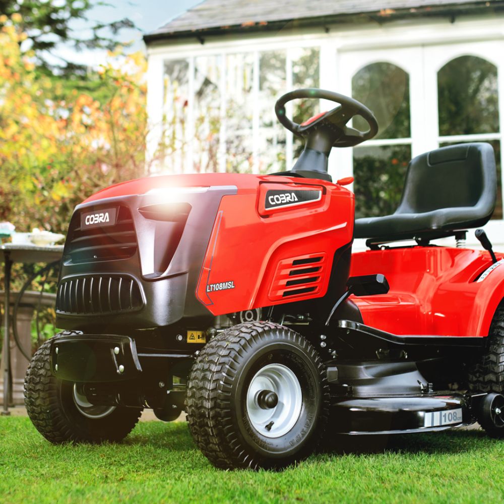 COBRA LT108-HSL Petrol Lawn Tractor - Image 4