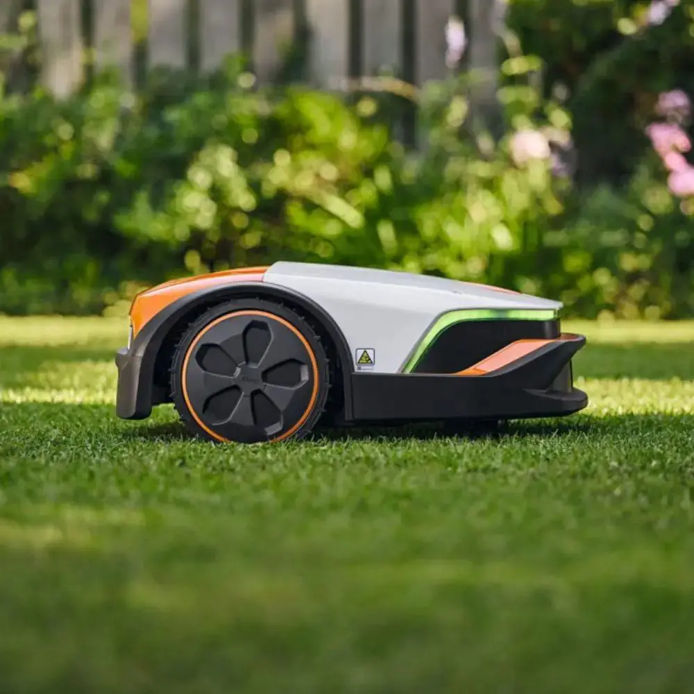 STIHL iMOW® 5 Robotic Mower - Image 2