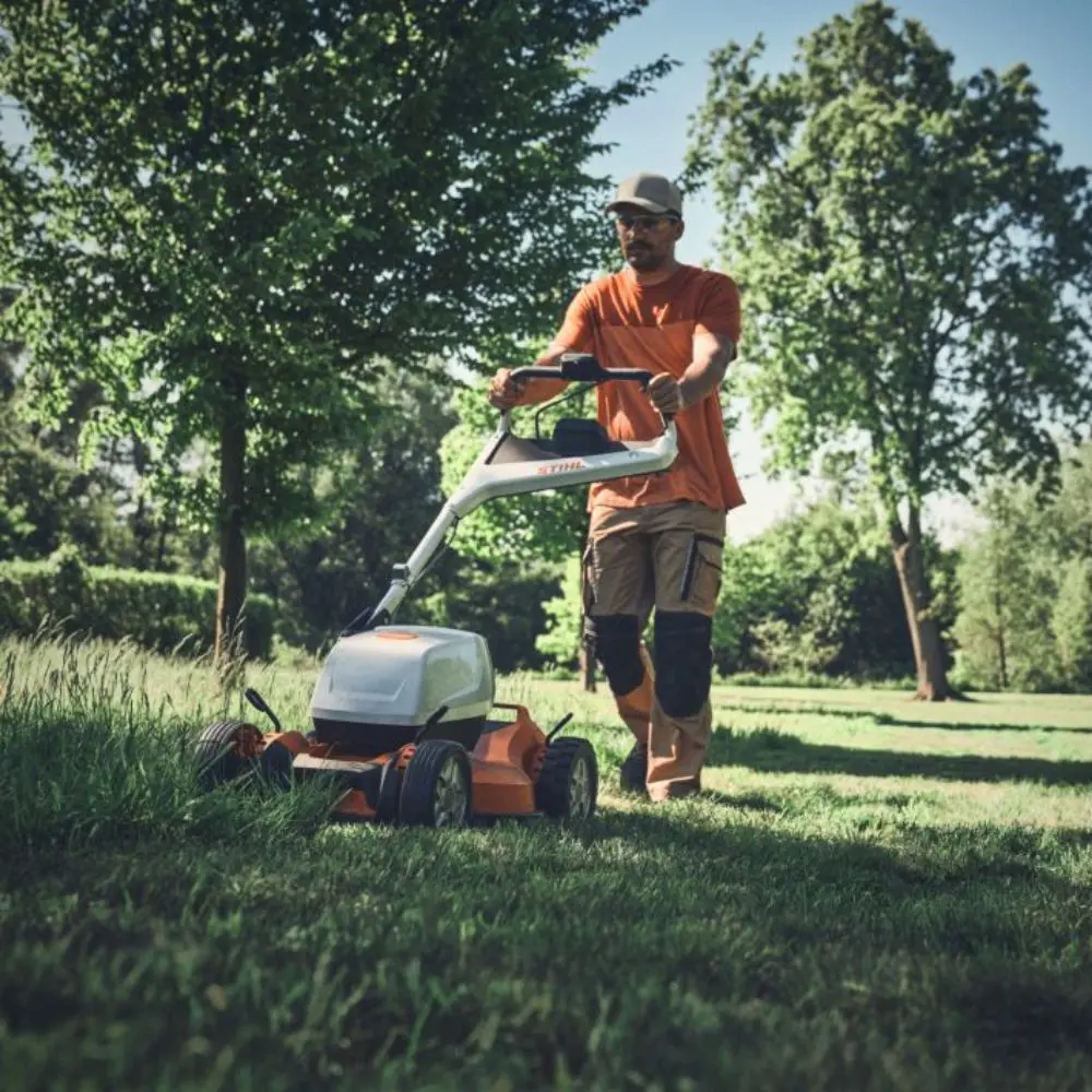 STIHL RMA 7 RV Cordless Mulching Lawn Mower (Shell Only) - Image 3