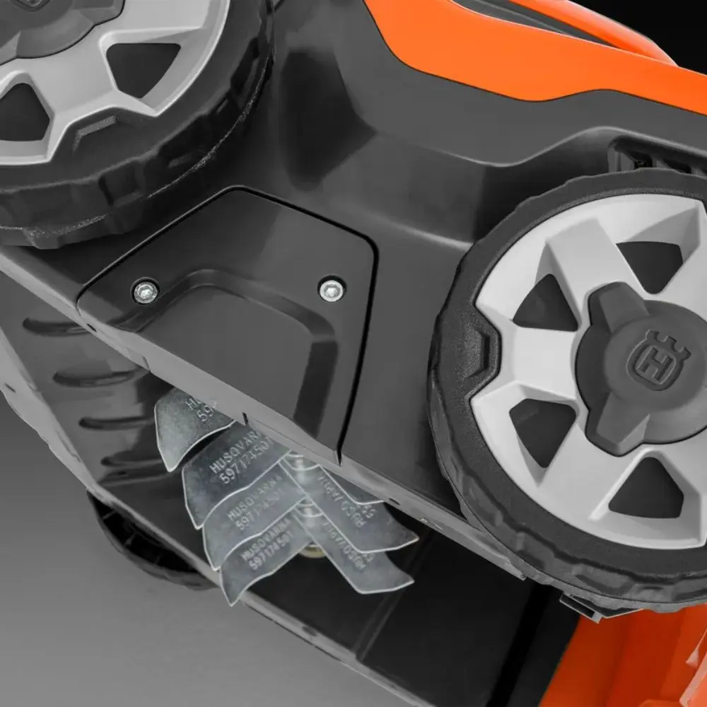 HUSQVARNA S 138I Cordless De-thatcher - Image 6