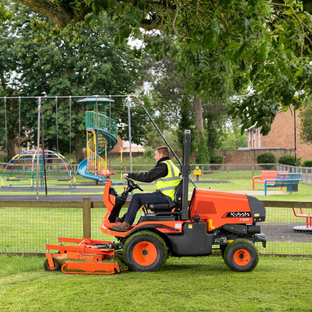 KUBOTA F391 Out-Front Mower - Image 5